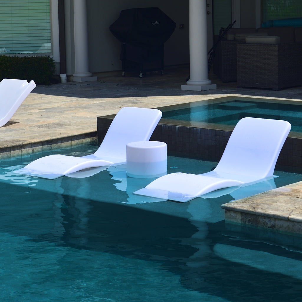 Round Chaise Lounger Pair + Cylinder Table image 5