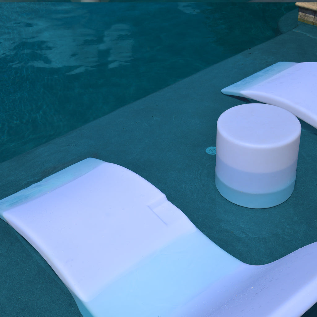 Round Chaise Lounger Pair + Cylinder Table image 2