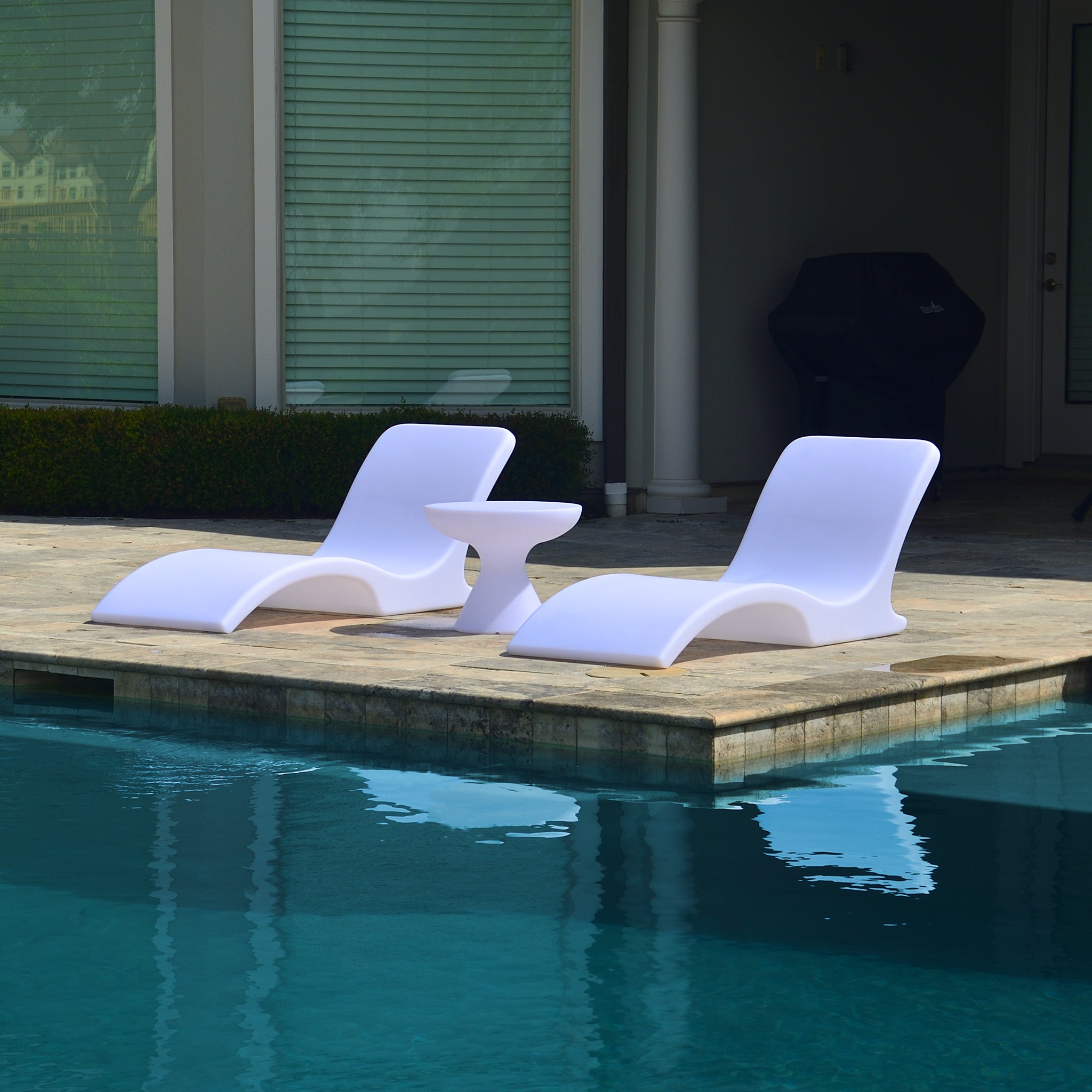 Round Chaise Pair + Hourglass Table image 3